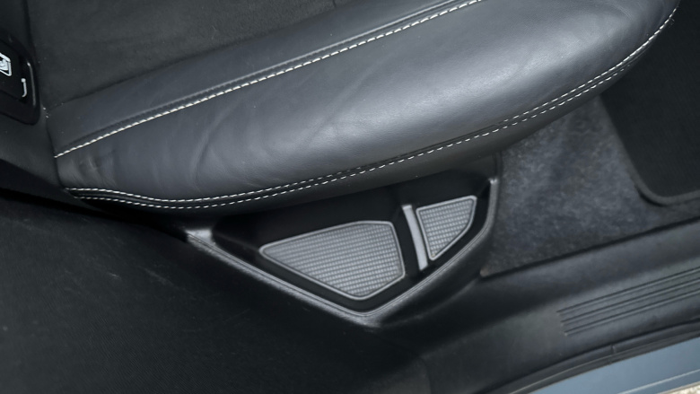 Volvo Xc40 2.0 B4P R DESIGN 5dr Auto Petrol Estate